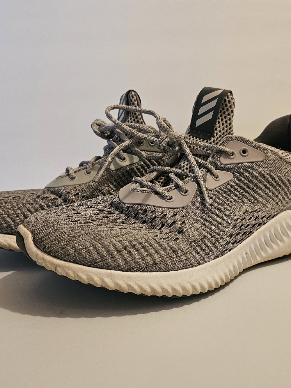 Adidas Alpha Bounce Women's Sneaker Size 9